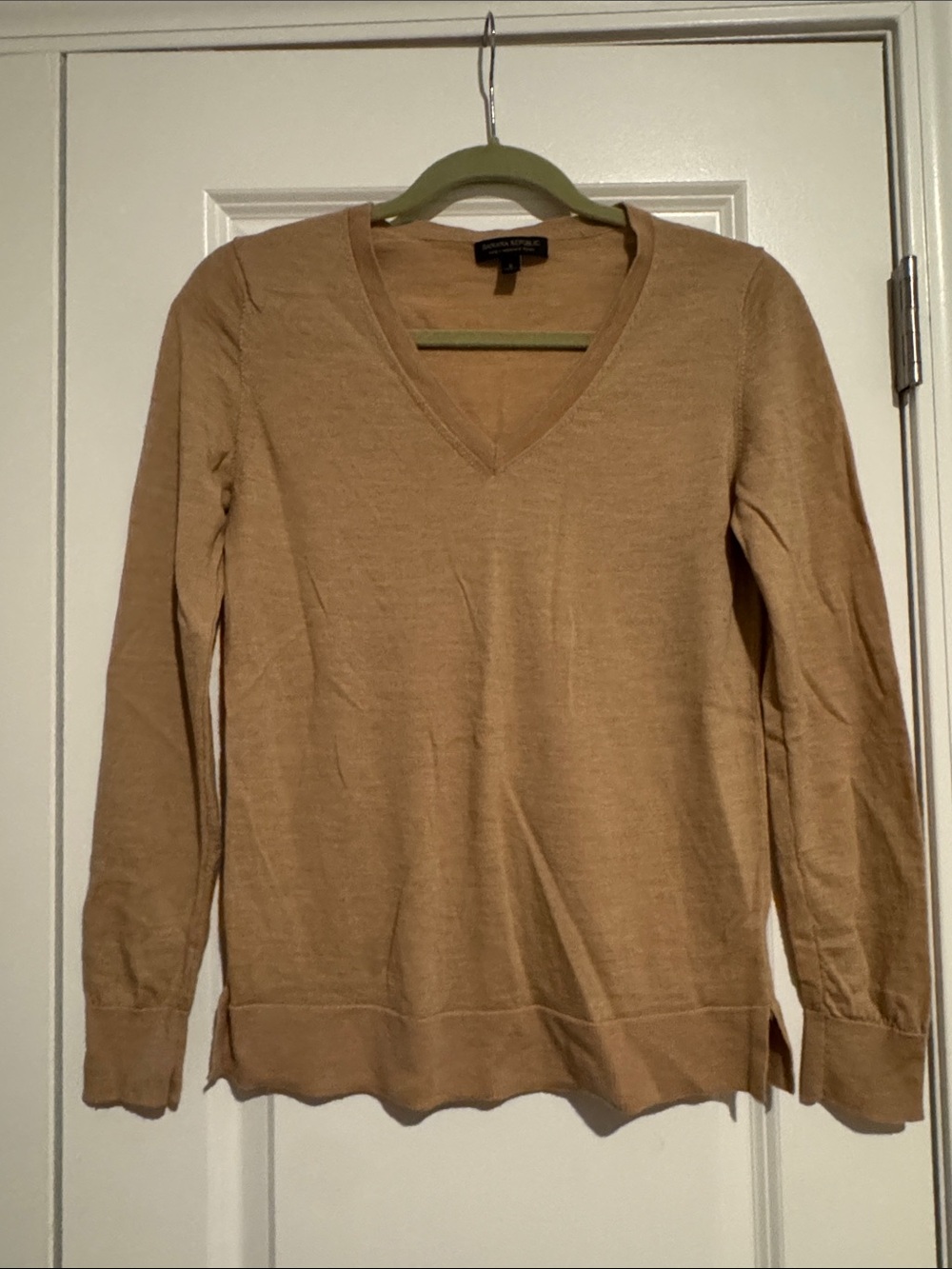 Banana Republic Women's V-Neck Sweater in Camel Tan